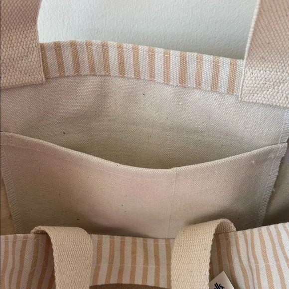 NWT-BEADED (one side) Striped Farmer's Market Tote Bag with Strawberry Design - Picture 10 of 14